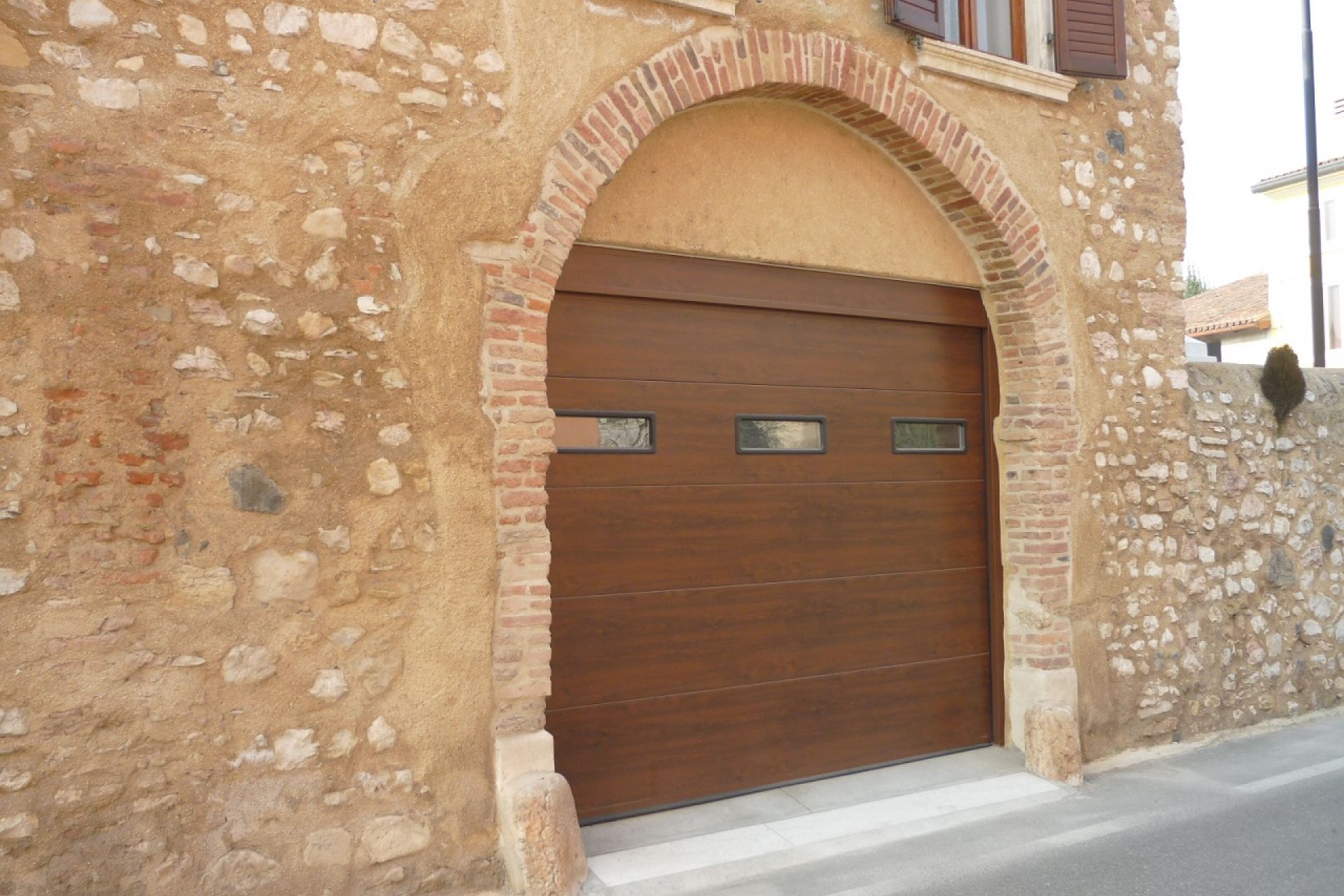 Portoni sezionali automatici